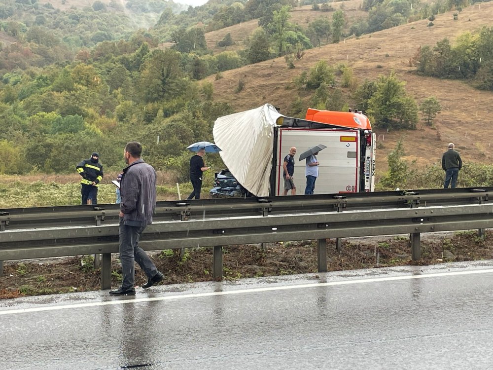 Samsun'da zincirleme trafik kazası: Ölü ve yaralılar var!