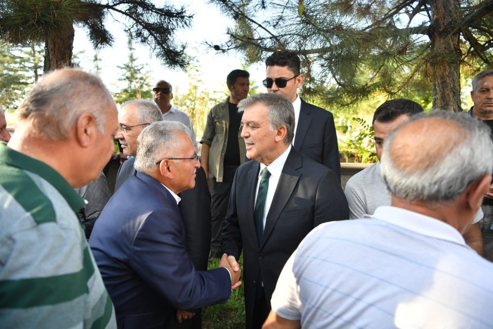 Abdullah Gül'ün acı kaybı! Halasını son yolculuğuna uğurladı