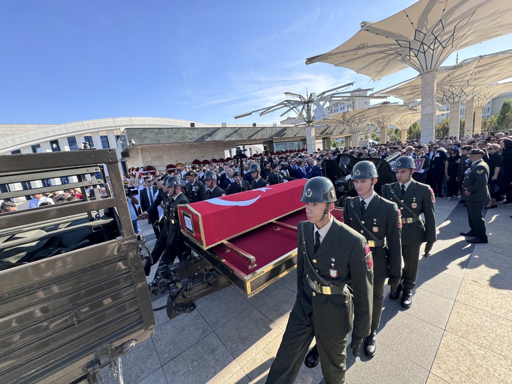 Eski Jandarma Genel Komutanı Galip Mendi Ankara'da toprağa verildi