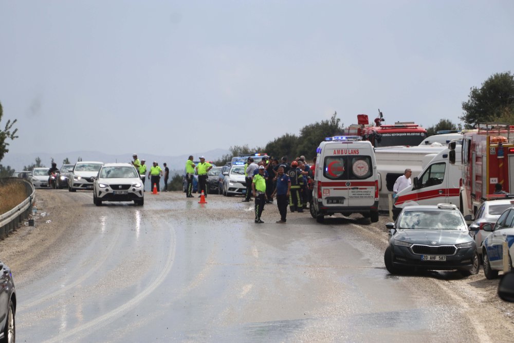 Pamukkale'de düğüne giden otobüste kaza: 26 kişi yaralandı