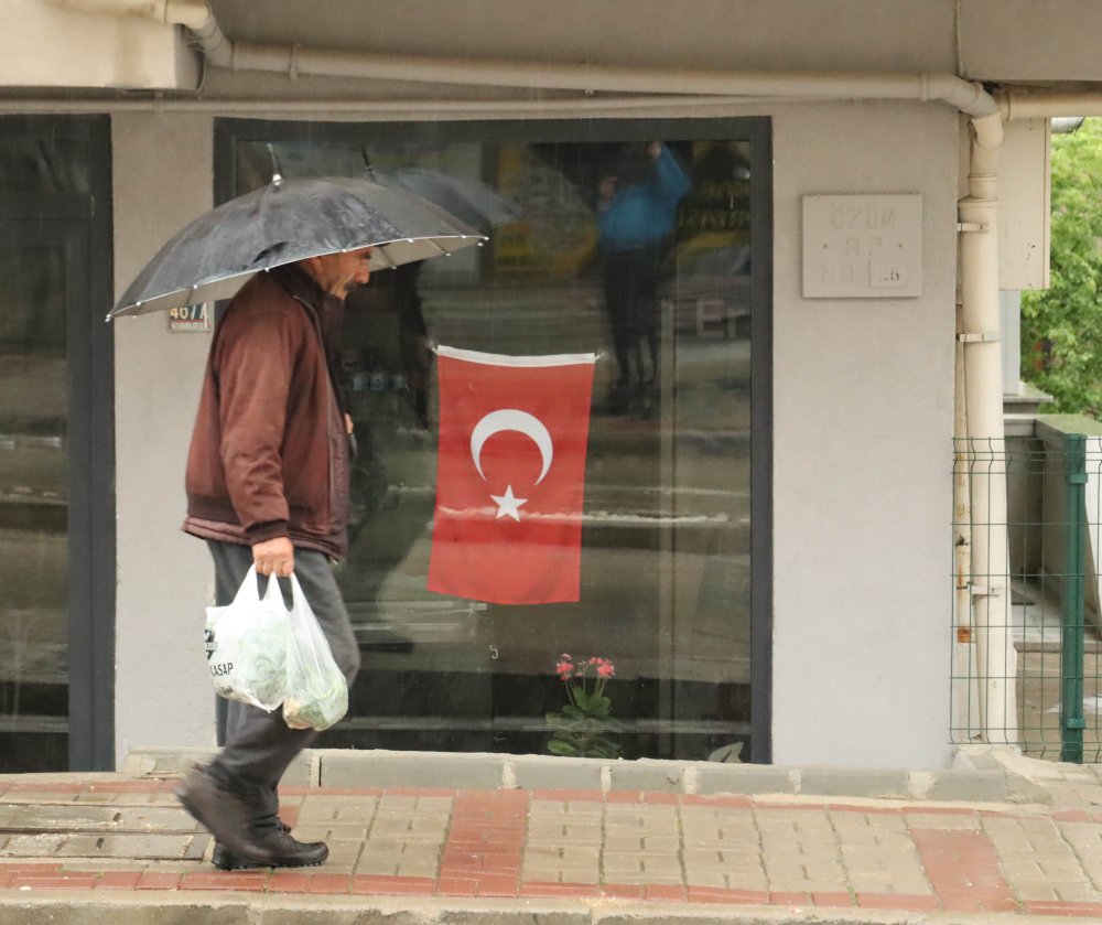 MGM, Marmara'ya kuvvetli yağış uyarısında bulundu