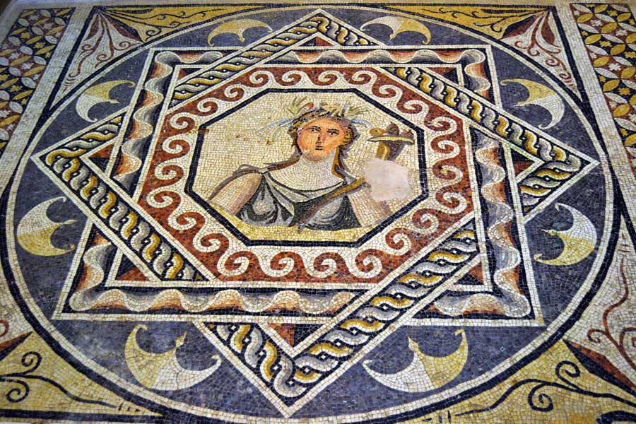 zeugma-mozaik-muzesi-fotograflari-gaia-mozaigi-gaziantep-gaia-mosaic-at-zeugma-mosaic-museum-southeastern-anatolia-region-turkey.jpg