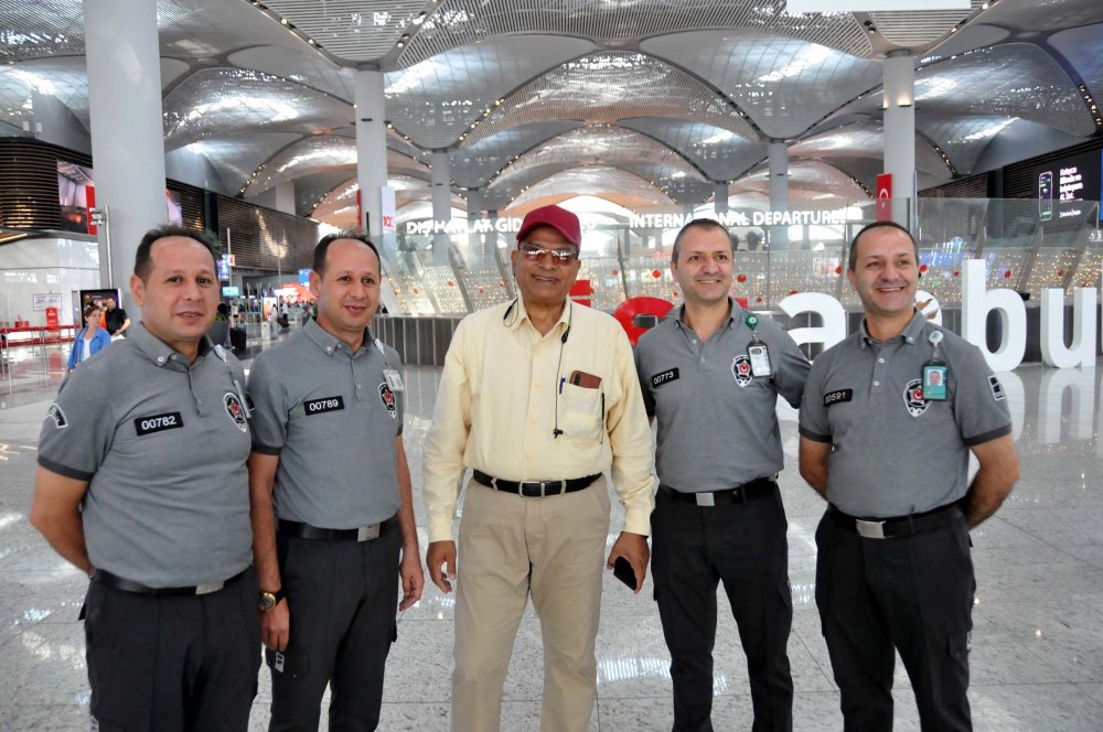 İstanbul Havalimanı’nın ikiz güvenlikleri yolcuları şaşırtıyor!