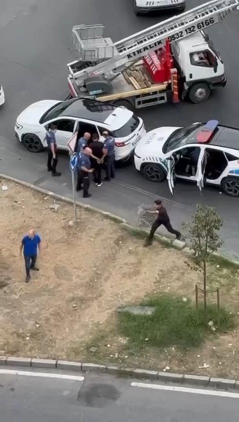 Kocaeli'nde polis aracına çarpmışlardı: Başakşehir'de yakalandılar