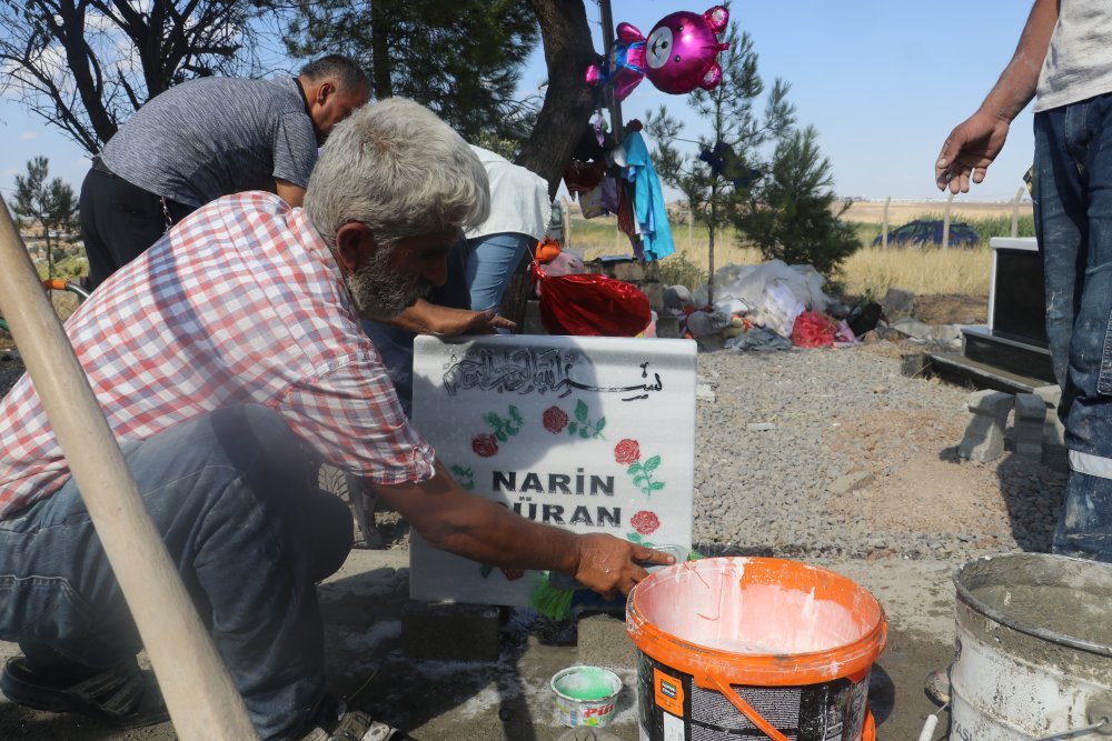 Narin Güran'ın mezarı yapıldı; başucuna Türk bayrağı dikilecek