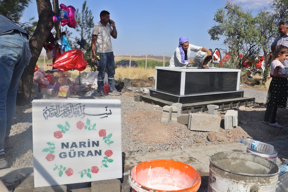 Narin Güran'ın mezarı yapıldı; başucuna Türk bayrağı dikilecek