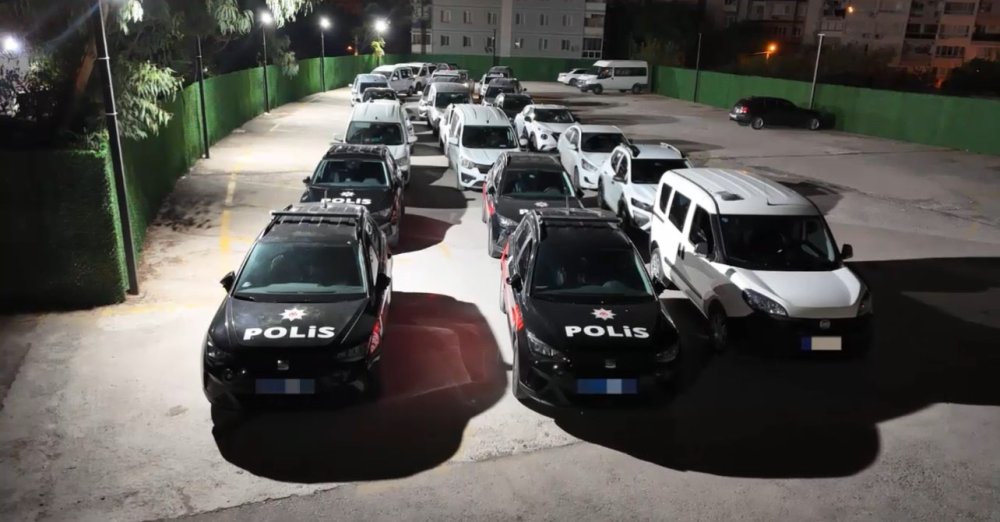 Aranan şüphelilere İzmir'de operasyon: 149 kişi yakalandı