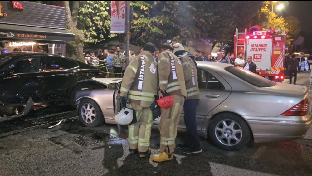 Üsküdar'da feci kaza: park halindeki otomobile çarptı, yaralılar var!