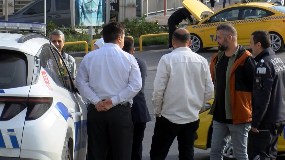 Güngören'de yayaya tramvay çarptı, seferler durduruldu