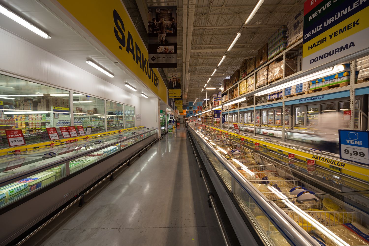 metro-gross-market-edremit-2.jpg