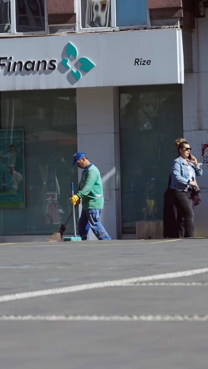 Temizlik personeline büyük sürpriz!