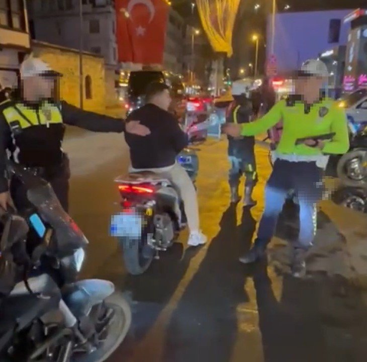 Motosiklet sürücülerine İstanbul genelinde denetim düzenlendi