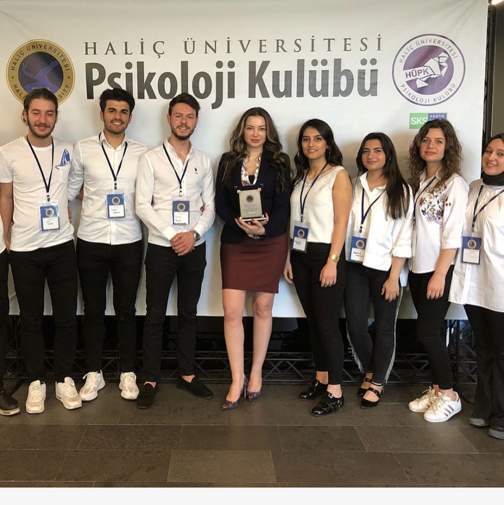 haliç üniversitesi psikoloji kulübü esra ezmeci