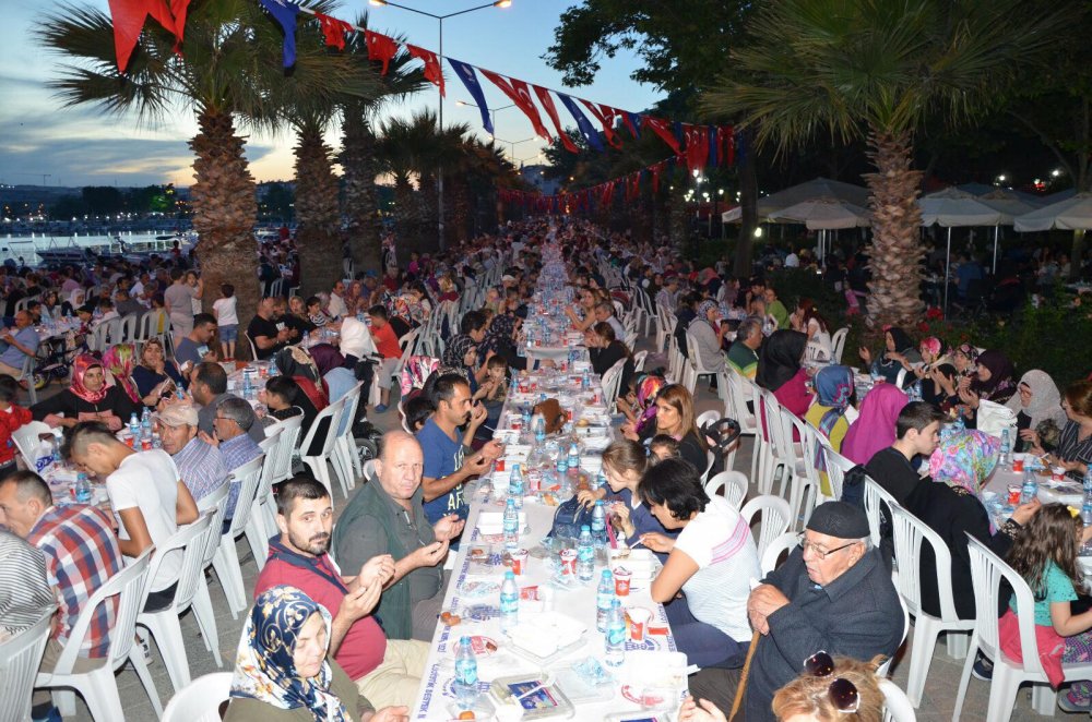 silivri ak parti iftar