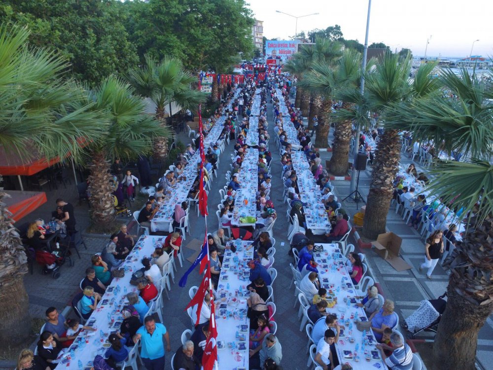 silivri ak parti iftar