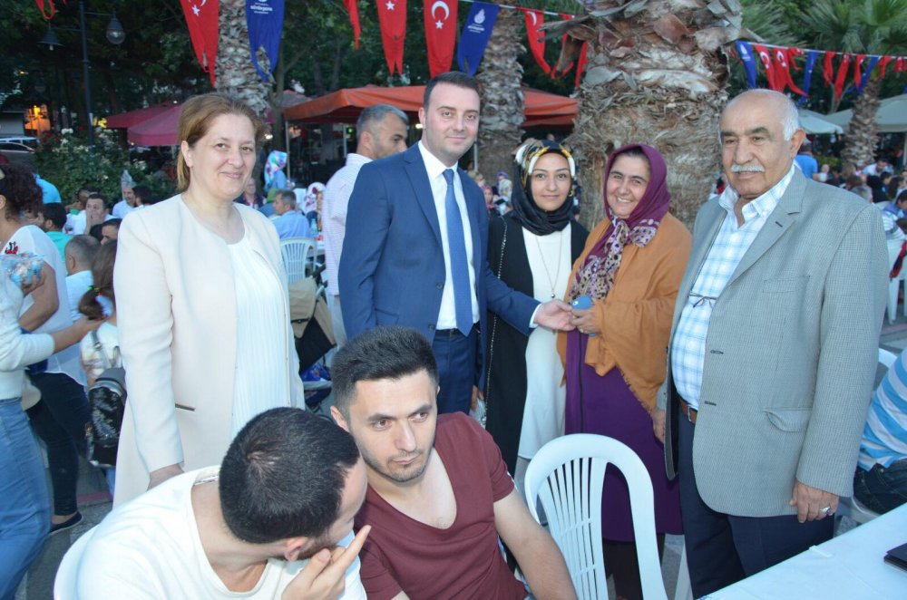 silivri ak parti iftar