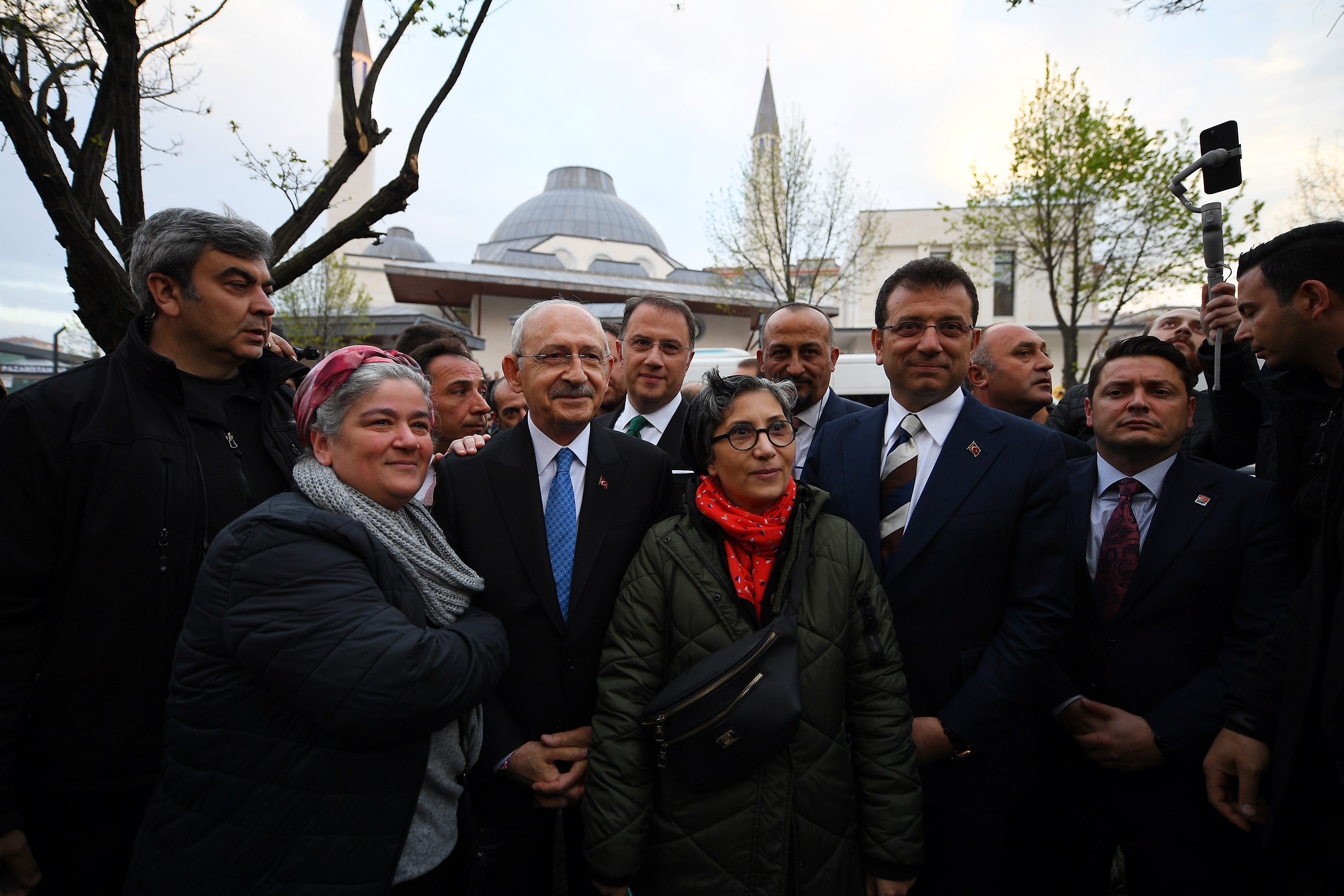 Hacı-Naif Akkuş-Camii Kadir-Gecesinde ibadete-açıldı (1)