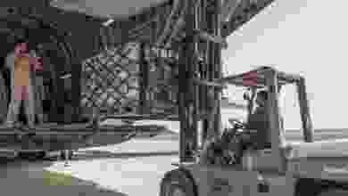 Katar, Afganistan'a 42 tonluk yardım malzemesi gönderdi