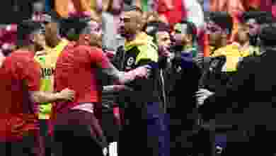 Galatasaray-Fenerbahçe derbisi öncesi futbolcular arasında gerginlik çıktı
