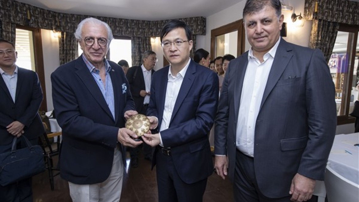 Nanjing Belediye Başkanı Zhichang ve heyeti, İzmir'de ağırlandı