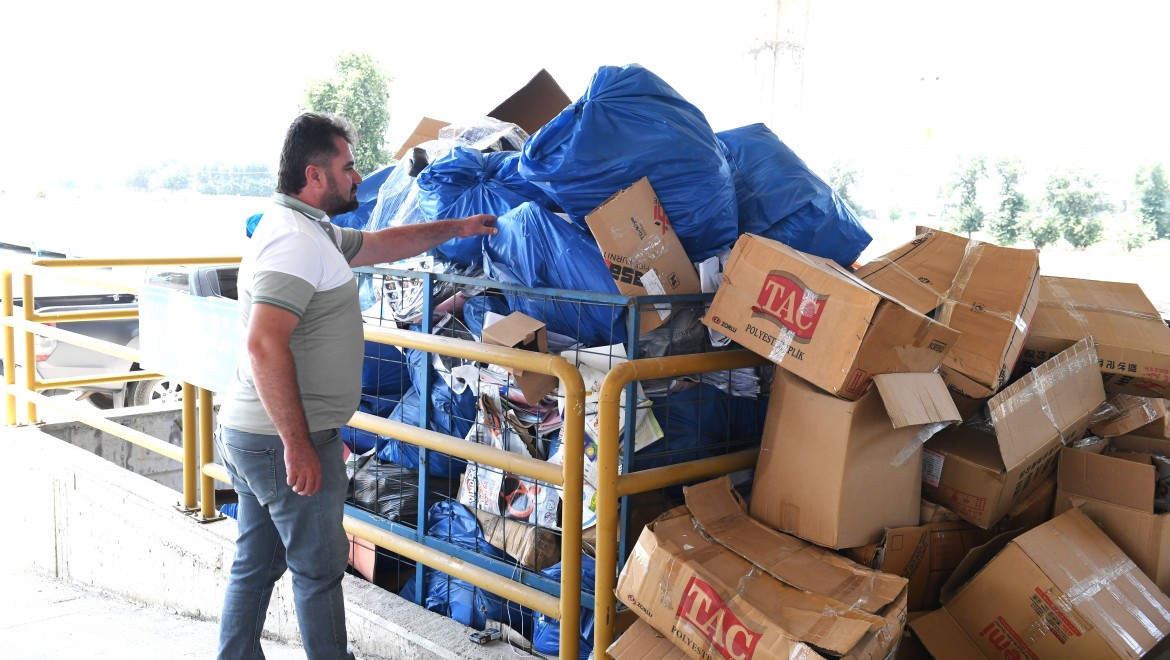 Osmangazi'de 4 bin 110 ton atık ekonomiye kazandırıldı