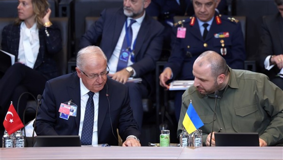 Bakan Güler, NATO Savunma Bakanları Toplantısı'nın birinci oturumuna katıldı