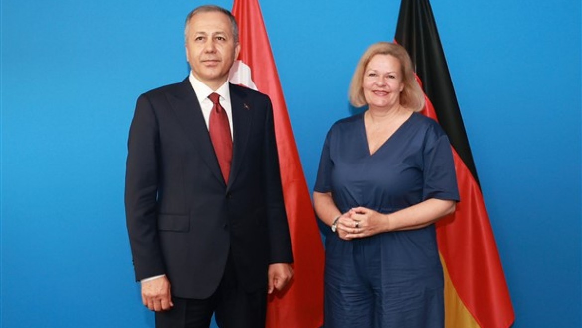 Bakan Yerlikaya, Almanya Federal İçişleri ve Yurt Bakanı Faeser ile görüştü