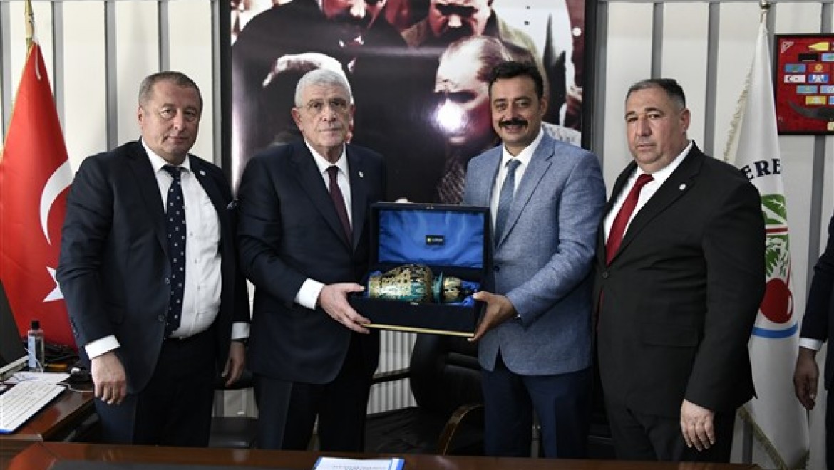 Dervişoğlu, Dereçine Belediye Başkanı Okumuş ile görüştü