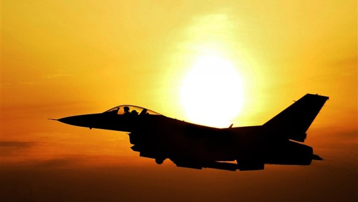 İsrail'e ait savaş uçakları Hizbullah'ın altyapılarına saldırı düzenledi