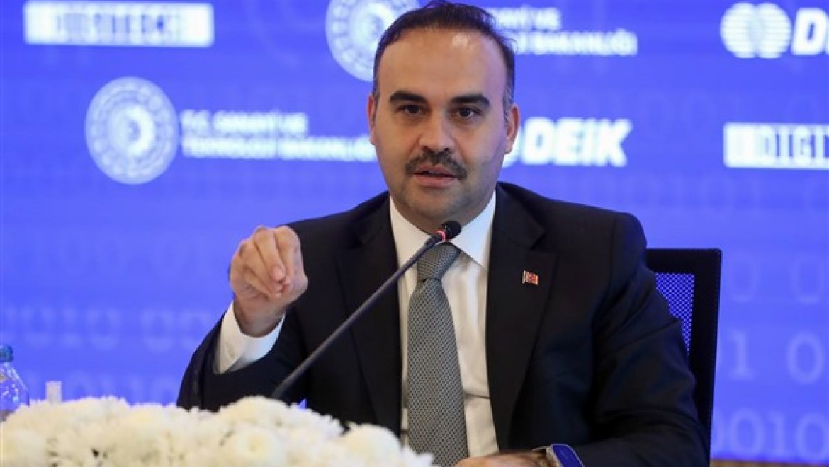 Bakan Kacır'dan Mehmet Hasan Yacı'ya tebrik