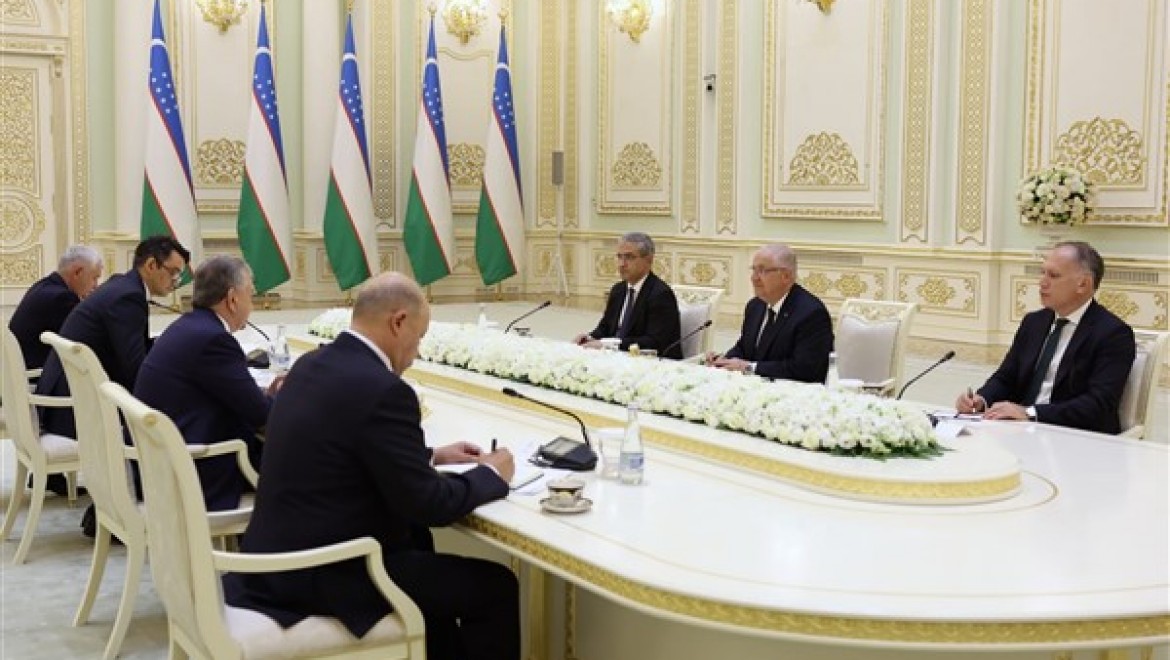 Bakan Güler, Özbekistan Cumhurbaşkanı Mirziyoyev ile bir araya geldi
