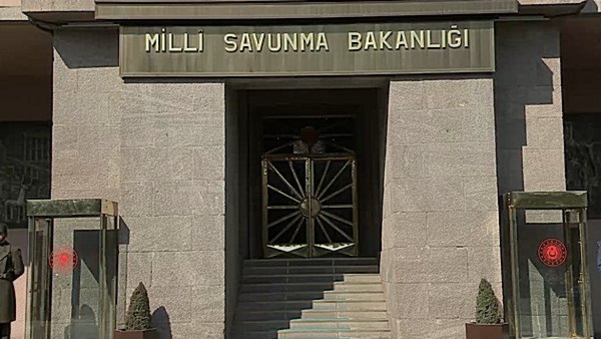 Endonezya'nın Türkiye Büyükelçisi Purnama'dan İstanbul Tersanesi Komutanlığı'na ziyaret