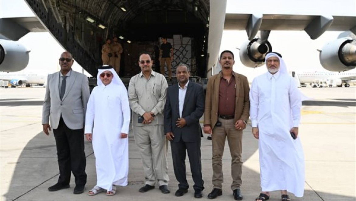 Sudan'a yardım taşıyan Katar uçağı ülkeye ulaştı