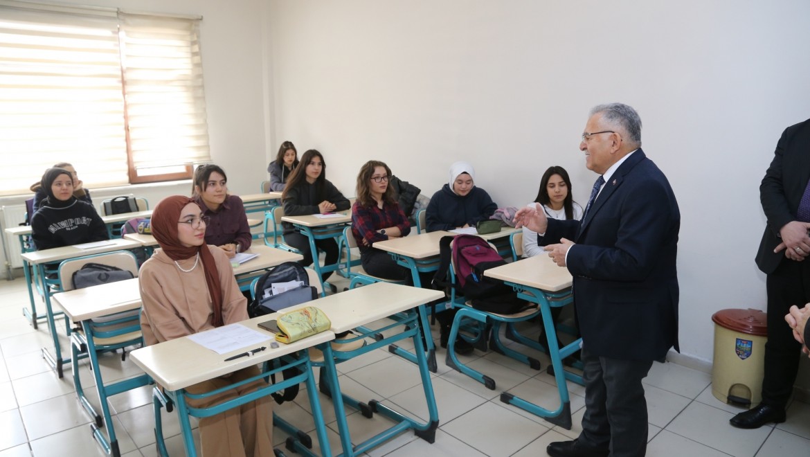 Kayseri'de YKS'ye girecek öğrencilere toplu ulaşım ücretsiz