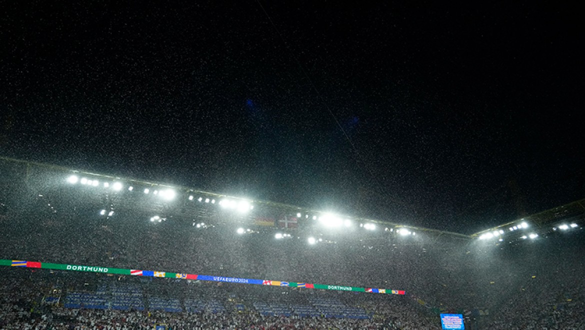Şiddetli yağış EURO 2024'teki Almanya-Danimarka maçını durdurdu