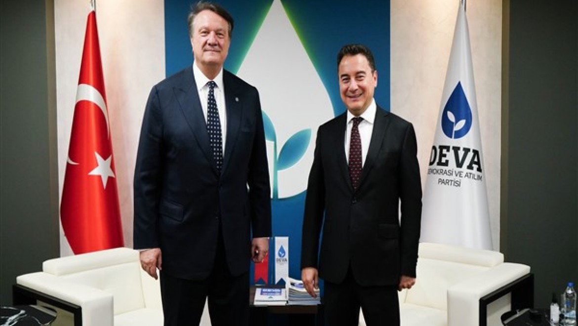Beşiktaş JK Başkanı Hasan Arat, DEVA Partisi Genel Başkanı Babacan'ı ziyaret etti