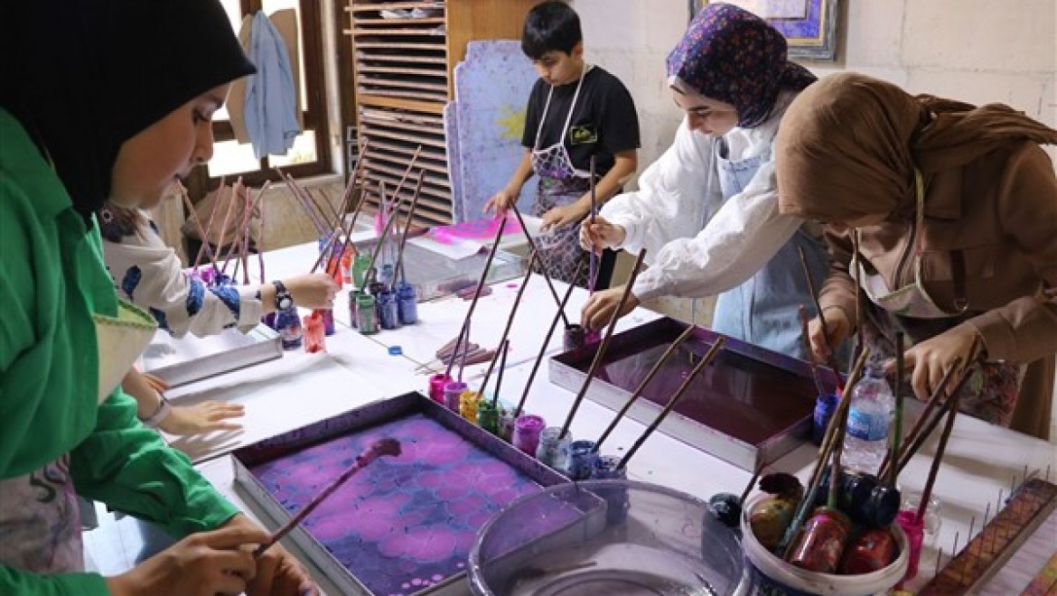 Haliliye Belediyesi Kültür ve Sanat Evi'nde gençler yeni hobiler kazanıyor