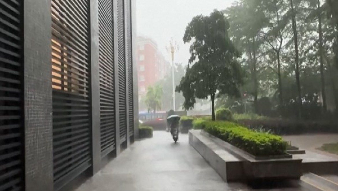 Yağışlar, Çin'in bazı bölgelerinde ciddi sel baskınlarına neden oluyor