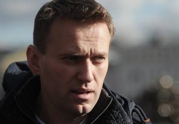 Navalnıy'ın anısına çiçek bırakan Ruslar askere çağrılıyor
