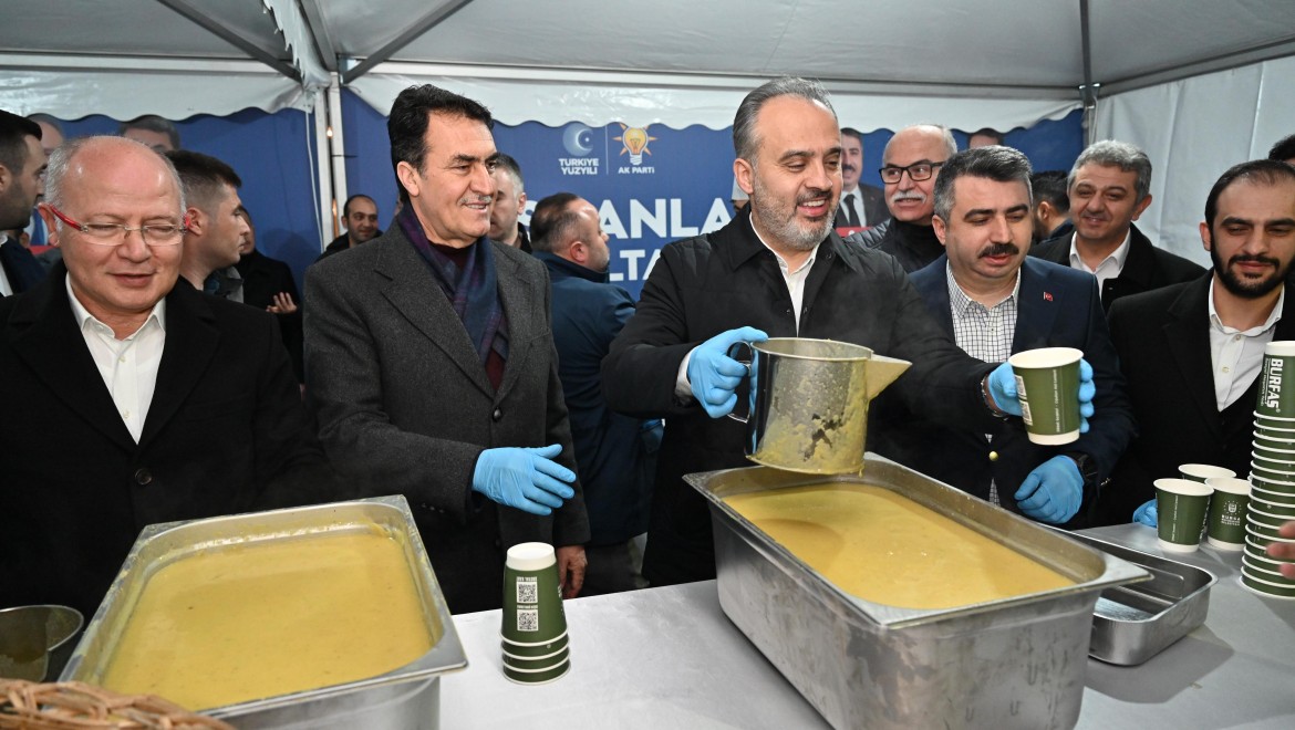 Başkan Aktaş'tan Bursalılara çorba ikramı