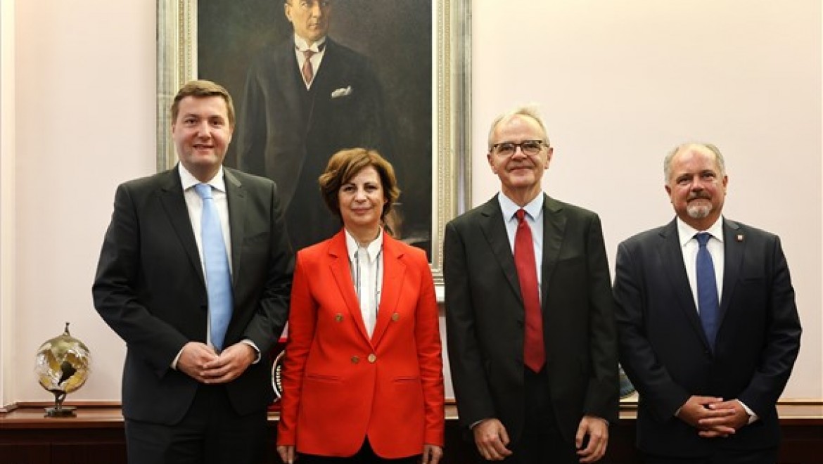 Linz Şehir Senatosu Üyesi Raml ve heyeti, Başkan Ünlüce'yi ziyaret etti