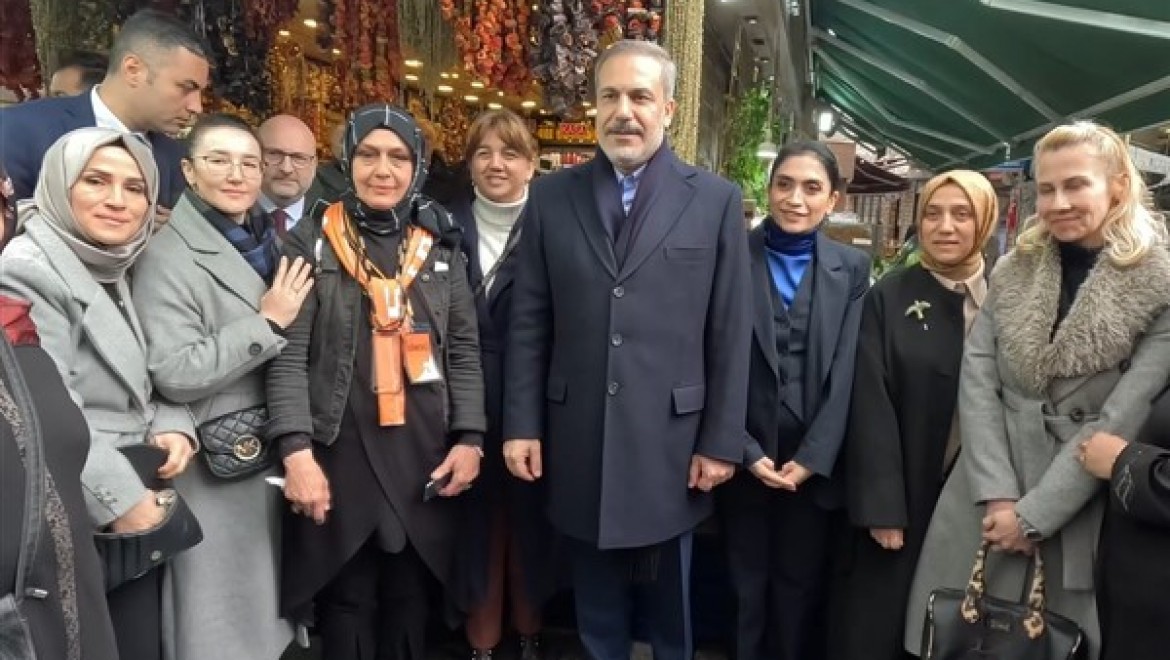 Bakan Fidan, İstanbul'da vatandaşlarla buluştu