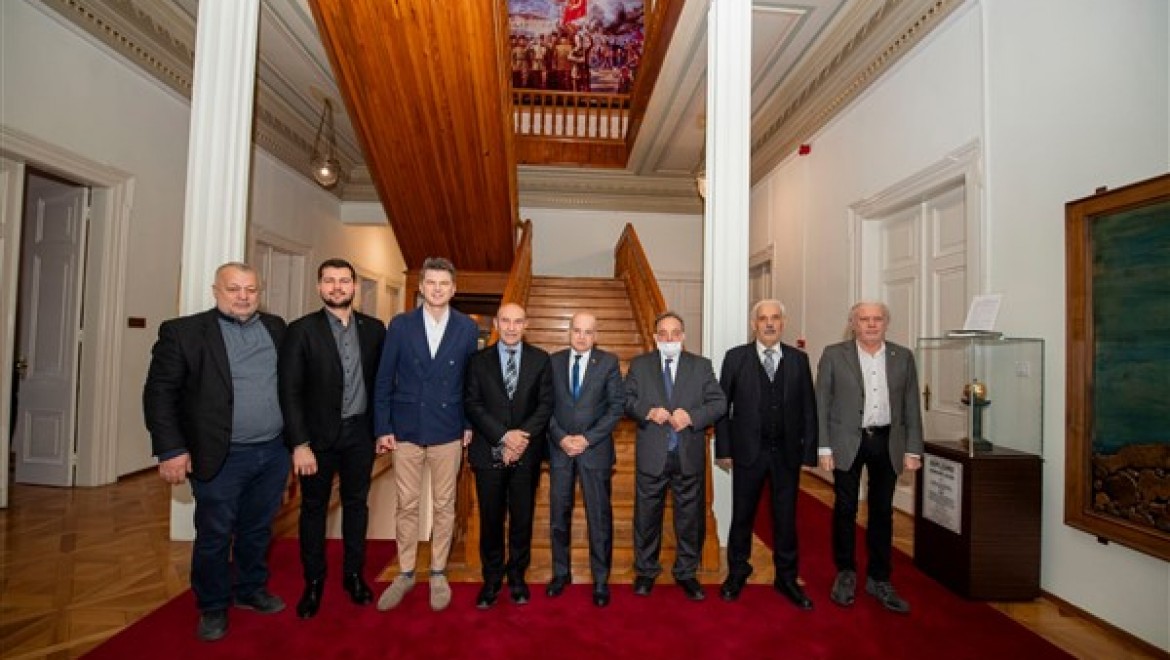 Kosova Rumeli Kültür Sanat ve Turizm Derneği, Başkan Soyer'i ziyaret etti