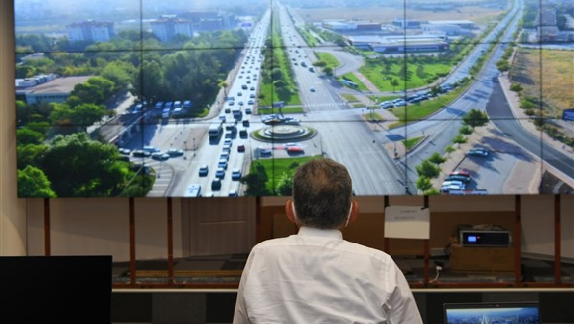 Kayseri'de Trafik Kontrol Merkezi projesi ile şehir trafiği canlı denetleniyor