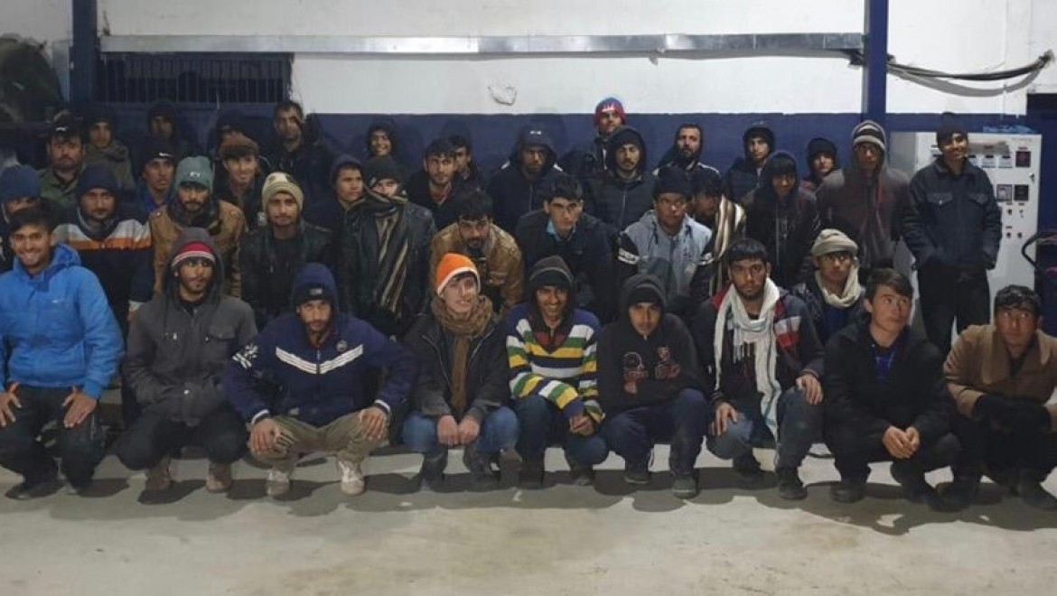 15 Kişilik Minibüsten 40 Kaçak Göçmen çıktı