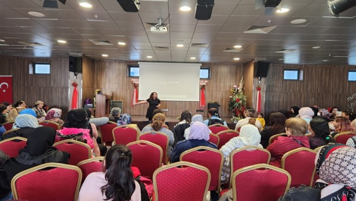 İzmir'de kadınlar için etkinlik düzenlendi