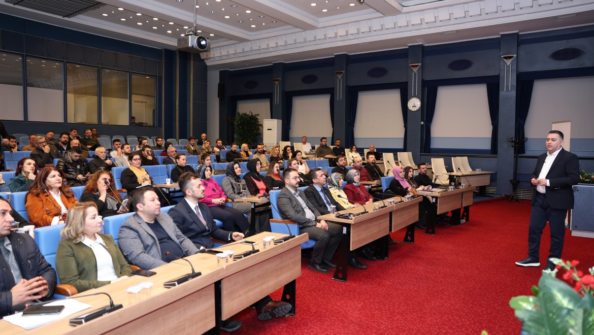 Kayseri'de 'Etkili Yöneticilerin 7 Becerisi' konulu sunum gerçekleştirildi