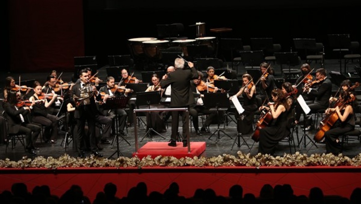Senfoni Orkestrası, yaşayan Türk bestecilerin eserlerini icra etti