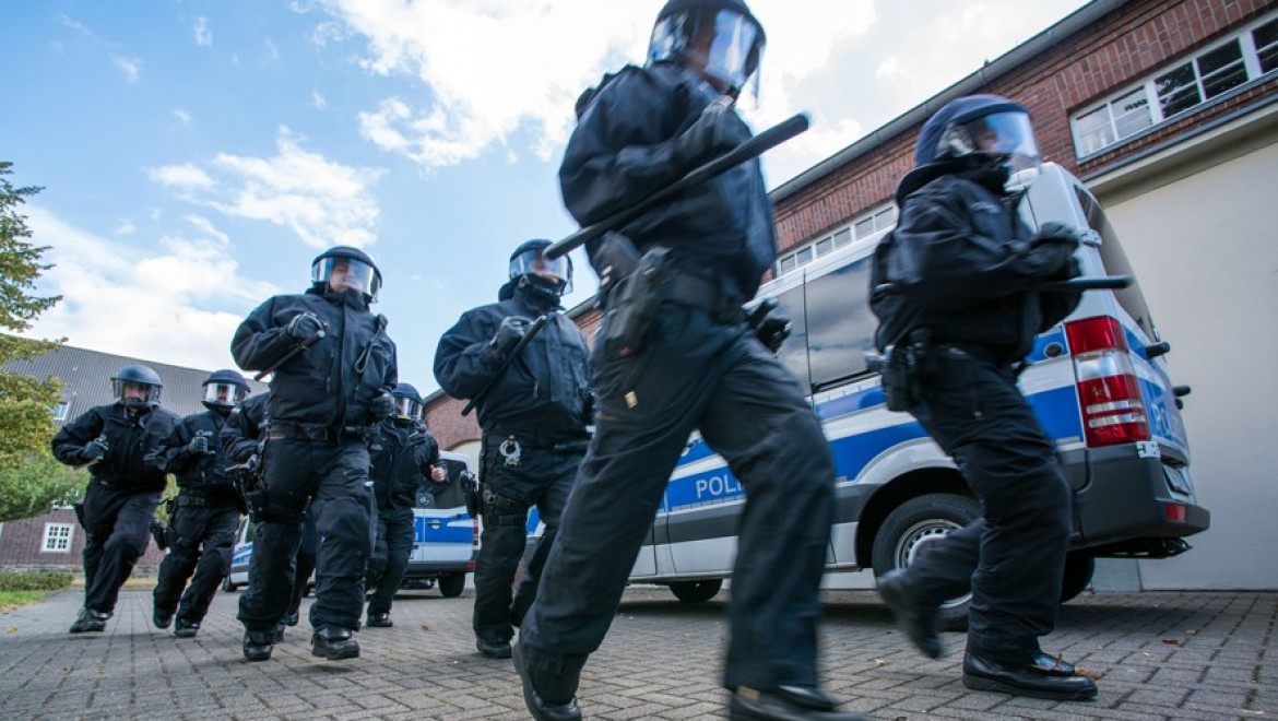 Almanya'da radikal islamcı üç kişi gözaltına alındı