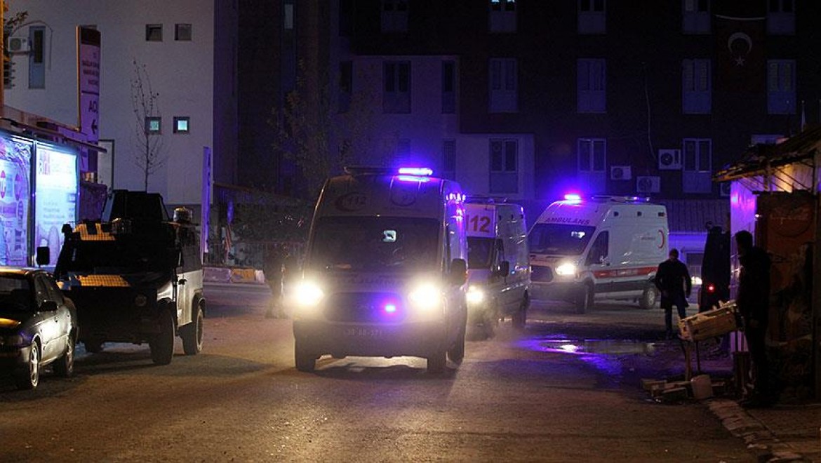 Şemdinli'de Karakolda Arızalı Mühimmat İnfilak Etti: Yaralı Askerler Var
